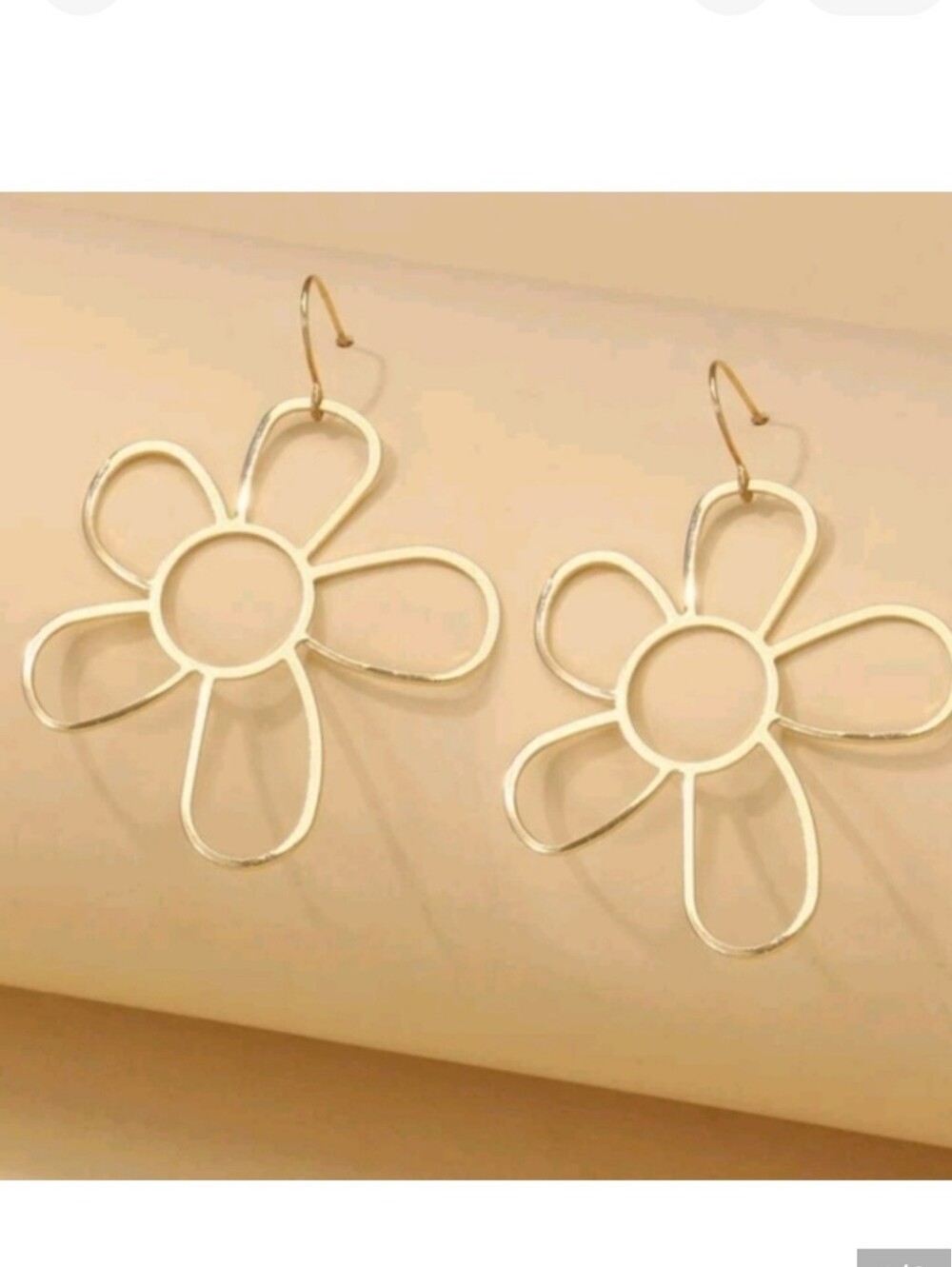 ✨3 FOR $28✨🆕️🌼GOLDTONE FLORAL DROP EARRINGS🌼